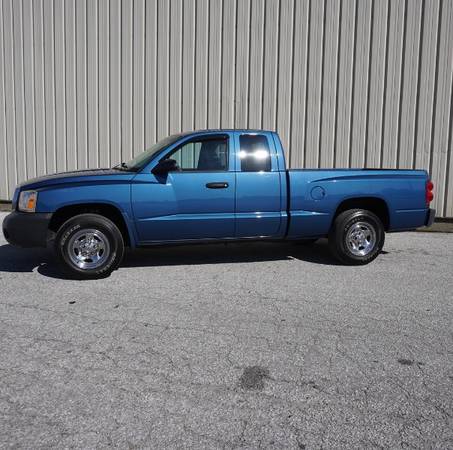 2006 Dodge Dakota ST Club Cab 2WD - cars & trucks - by dealer -... for sale in New haven, IN – photo 3