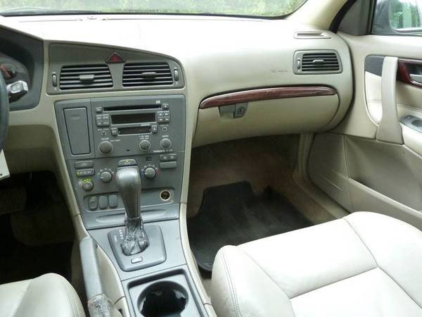 2001 VOLVO V70, TIMING BELT REPLACED, LOADED, <147K, & MORE! for sale in Matthews, NC – photo 17