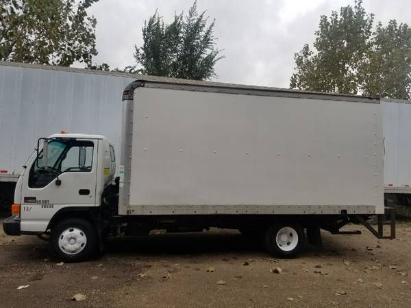 05 gmc Isuzu npr box truck diesel for sale in Chicago, IL – photo 6