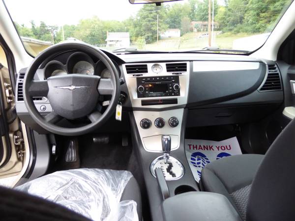 2009 Chrysler Sebring Sedan LX*RUNS LIKE A CHAMP*CLEAN TITLE*RELIABLE* for sale in Roanoke, VA – photo 9