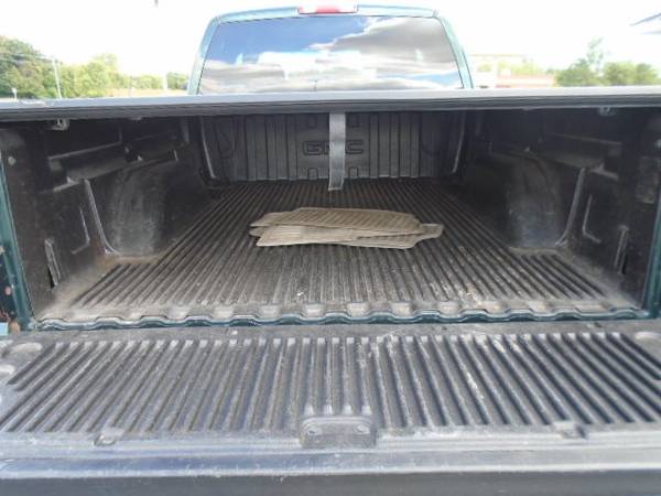 2004 GMC Sierra 1500 SLE Ext. Cab Short Bed 4WD for sale in Cudahy, WI – photo 11