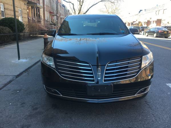 2019 lincoln mkt one owner pano roof Navigation Camera bluetooth -... for sale in Brooklyn, NY – photo 2
