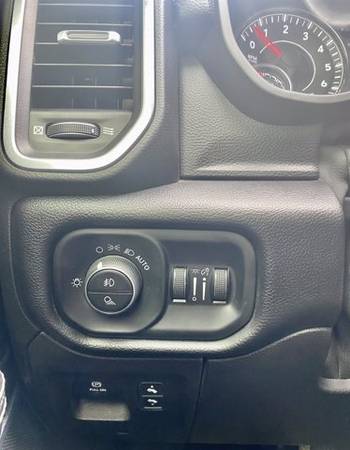 2019 Ram 1500 Laramie - - by dealer - vehicle for sale in Grayslake, IL – photo 15