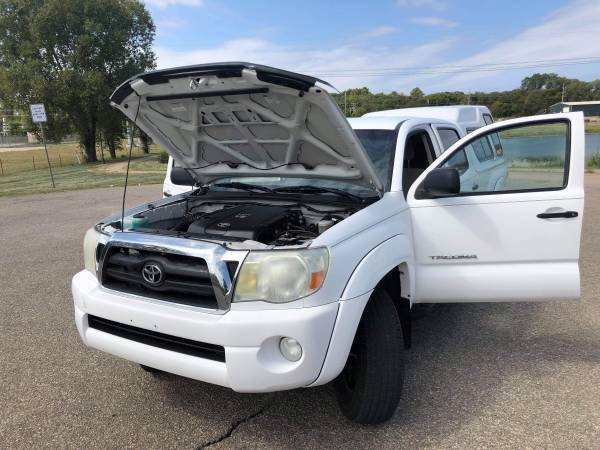 2005 Tacoma SR5 4x4 DOUBLE CAB!! for sale in Junction City, KS – photo 2