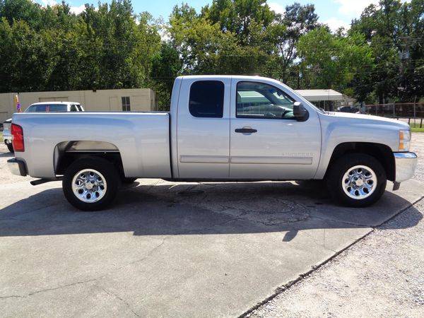2013 Chevrolet Chevy Silverado 1500 EXTENDED CAB PICKUP 4-DR for sale in Baton Rouge , LA – photo 4