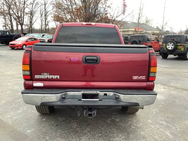 Strong! 2005 GMC Sierra 1500! Z71 4x4! Crew Cab! We Finance! - cars... for sale in Ortonville, MI – photo 4