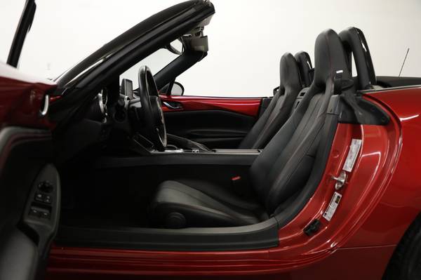 SPORTY Red MX-5 2016 Mazda Miata Touring Convertible HEATED for sale in Clinton, KS – photo 5