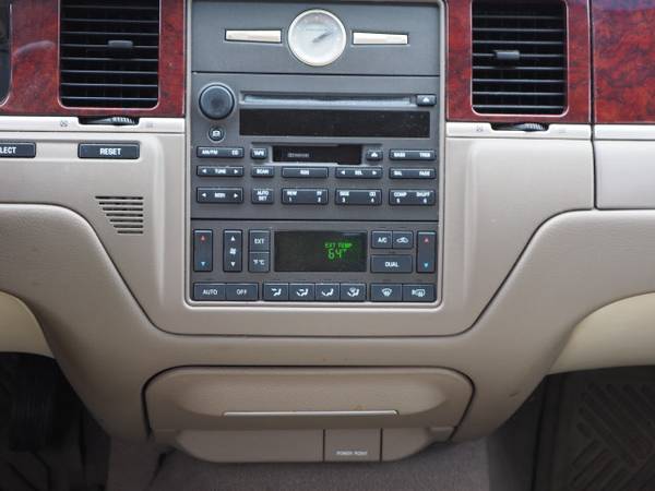 2004 Lincoln Town Car Signature - - by dealer for sale in Inver Grove Heights, MN – photo 11