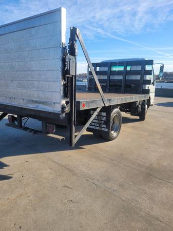 2006 Isuzu NQR Diesel 12 Feet Flatbed Liftgate Auto Low Miles Truck for sale in Brooklyn, NY – photo 8