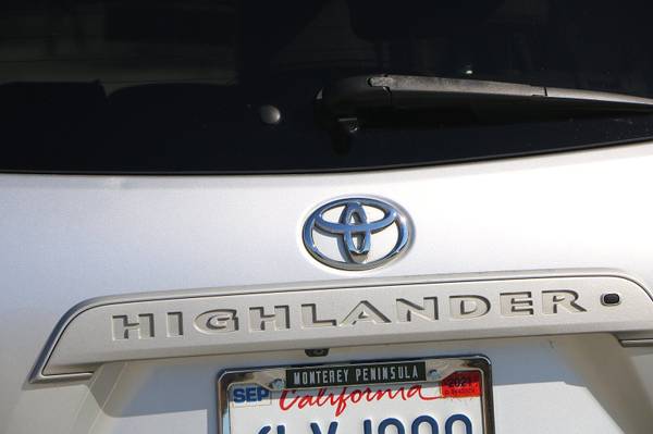 2010 Toyota Highlander Silver *PRICED TO SELL SOON!* - cars & trucks... for sale in Monterey, CA – photo 6