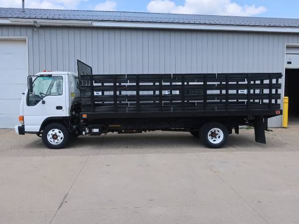 2005 Isuzu NPR 18FT Stake Truck 1-Owner 77,000 Miles Clean for sale in Caledonia, IN – photo 2