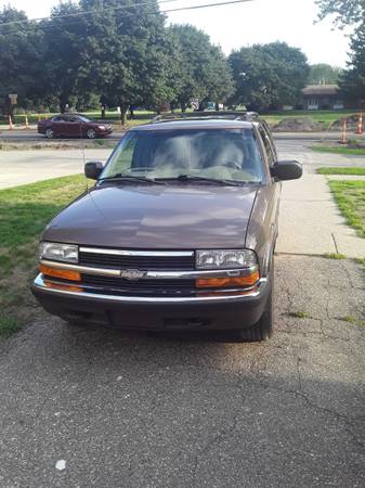 1999 CHEVROLET BLAZER - cars & trucks - by owner - vehicle... for sale in Sterling Heights, MI – photo 2