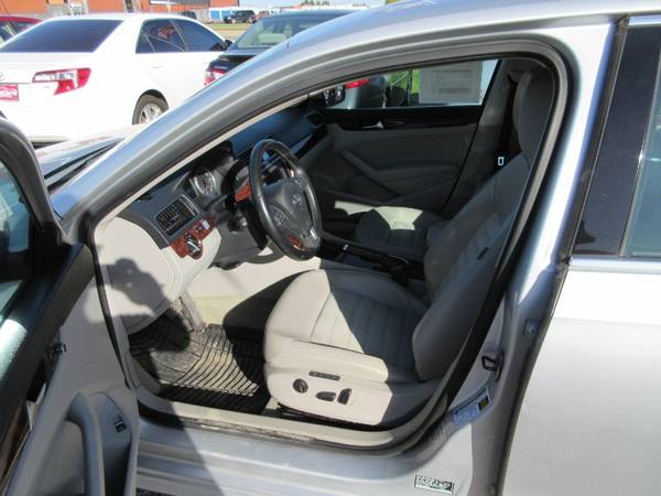 2013 Volkswagen Passat 2.0L TDI SEL Premium for sale in Moorhead, MN – photo 11