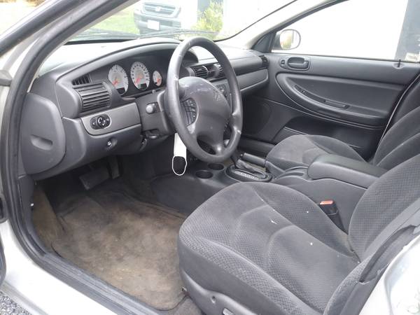 2004 Dodge Stratus SE - cars & trucks - by owner - vehicle... for sale in Bethlehem, PA – photo 2