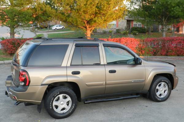 NICE TRAILBLAZER! ONLY 95-K! EXCELLENT CONDITION! 4WD! - cars &... for sale in Lawrenceburg, KY – photo 2