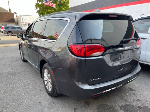 2017 chrysler pacifica touring L van electronic doors fully loaded for sale in Hollywood, FL – photo 8