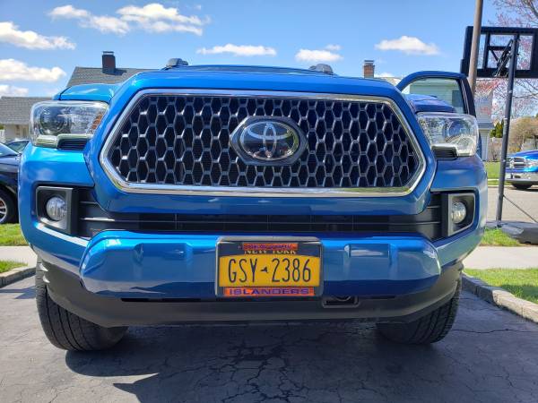 2018 Toyota Tacoma - cars & trucks - by owner - vehicle automotive... for sale in Levittown, NY