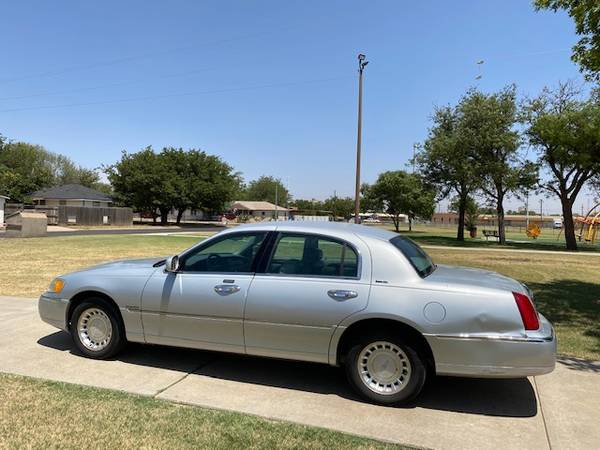 >>> $500 DOWN *** 2000 LINCOLN TOWN CAR EXECUTIVE *** EASY APPROVAL... for sale in Lubbock, TX – photo 3