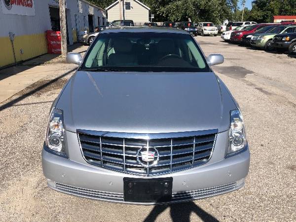 2009 CADILLAC DTS+LEATHER+SERVICED+WARRANTY+FINANCING+FREE CARFAX for sale in CENTER POINT, IA – photo 5