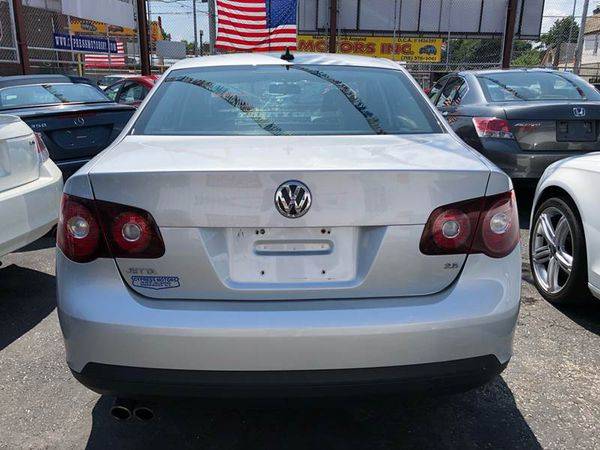 2008 Volkswagen Jetta SEL PZEV 4dr Sedan 6A SE HABLA ESPANOL for sale in NEW YORK, NY – photo 4