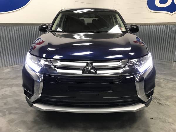 2018 MITSUBISHI OUTLANDER ES PERFECT CARFAX! 1 OWNER! ONLY 34K MILES!! for sale in Norman, TX – photo 2