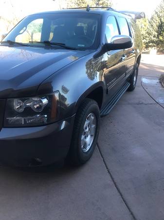 2011 Chevrolet Suburban 4WD LT - cars & trucks - by owner - vehicle... for sale in Colorado Springs, CO – photo 3