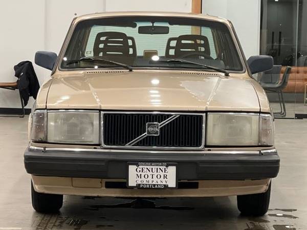1990 Volvo 240 DL One Owner with Cranking Sunroof for sale in Gladstone, WA – photo 2