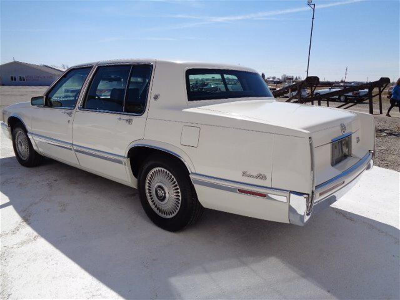1992 Cadillac DeVille for sale in Staunton, IL – photo 4