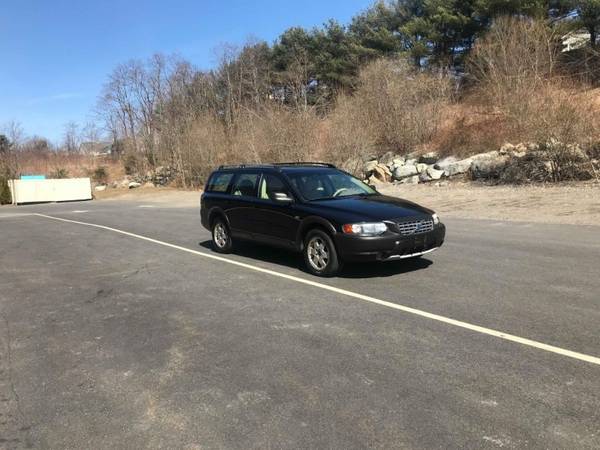 2001 Volvo V70 XC AWD 5dr Wgn w/SR==LEATHER==CLEAN TITLE==READY TO... for sale in Stoughton, MA – photo 3