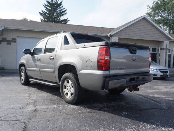 2007 *Chevrolet* *Avalanche* *LT 1500* Graystone Met for sale in Muskegon, MI – photo 2