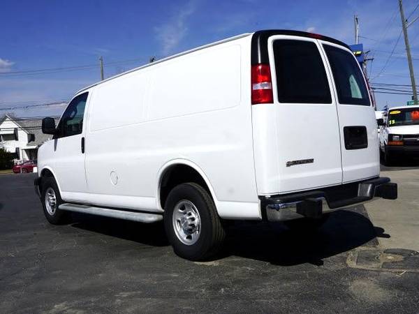 2019 Chevy Chevrolet Express 2500 Cargo van White for sale in Roseville, MI – photo 7