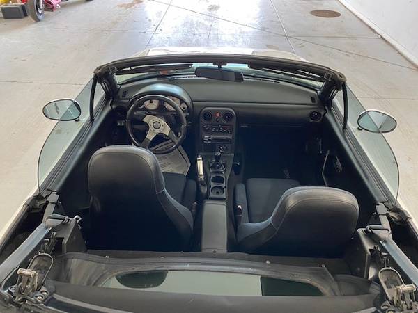 1991 Mazda MX-5 Miata CONVERTIBLE WITH ONLY 40K MILES - cars for sale in SKOKIE, WI – photo 11