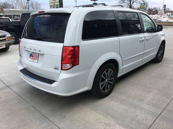 ★★★ 2017 Dodge Grand Caravan SXT / $2000 DOWN ★★ for sale in Grand Forks, ND – photo 6