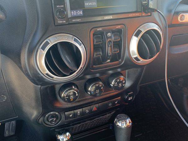 2016 Jeep Wrangler Unlimited Rubicon Hard Rock LOW MILES! CLEAN TITLE㈴ for sale in Norco, CA – photo 22