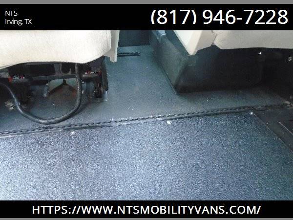 12 DODGE GRAND CARAVAN POWER RAMP MOBILITY HANDICAPPED WHEELCHAIR VAN for sale in Irving, MO – photo 16