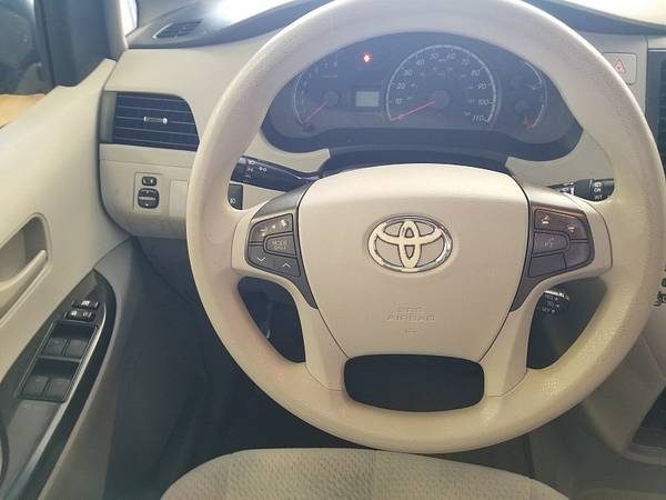 2012 Toyota Sienna 4d Wagon LE V6 w/Auto Access Seat for sale in Kyle, TX – photo 13