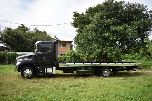 2015 Hino 268A 4X2 2dr Regular Cab 212 in. WB Chassis - cars &... for sale in Miami, WI – photo 5