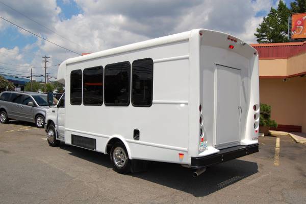 VERY NICE 2017 MODEL 15 PERSON MINI BUS....UNIT# 5634T for sale in Charlotte, NC – photo 4