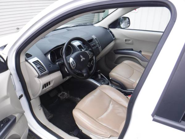 2007 MITSUBISHI OUTLANDER 3RD ROW LEATHER - - by for sale in Loves Park, IL – photo 9