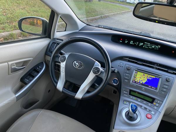 2014 Toyota Prius with Leather - cars & trucks - by owner - vehicle... for sale in Riverton, NJ – photo 12