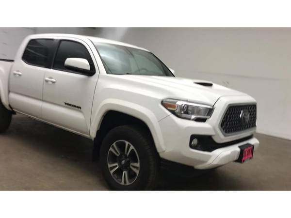 2019 Toyota Tacoma 4x4 4WD Crew Cab Short Box - - by for sale in Kellogg, MT – photo 2