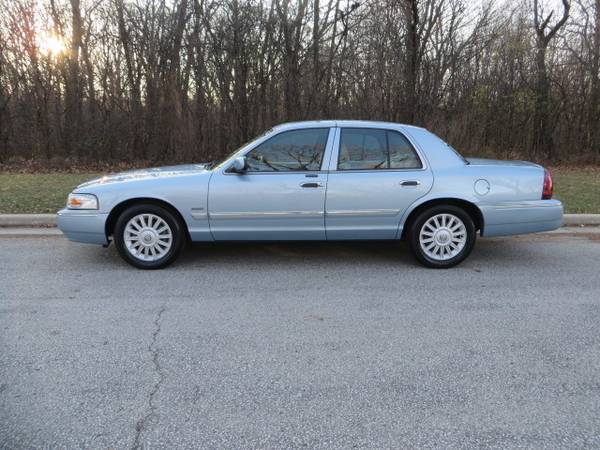 2010 Mercury Grand Marquis LS Ultimate Edition-29,000 MILES! NEW... for sale in West Allis, WI – photo 2