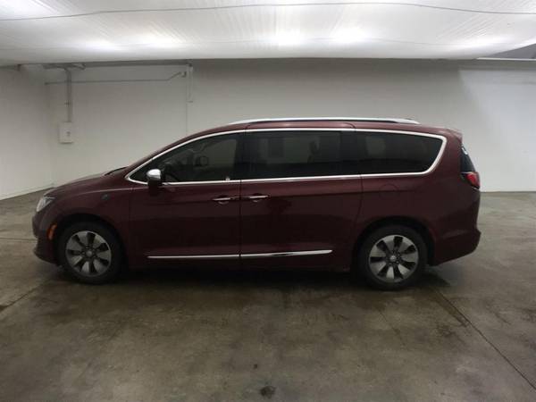 2018 Chrysler Pacifica Electric Hybrid Limited Minivan, Passenger for sale in Coeur d'Alene, MT – photo 4