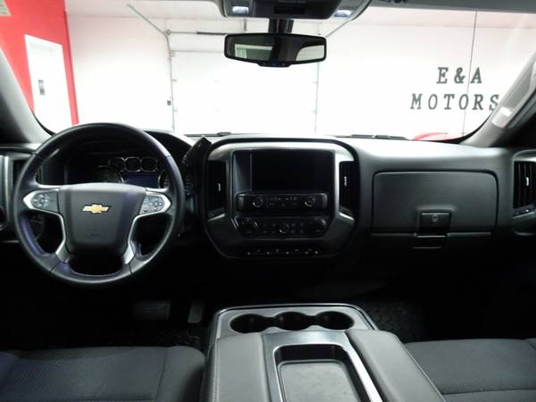 2017 Chevrolet Silverado 1500 4WD Crew Cab LT - - by for sale in Waterloo, IA – photo 24