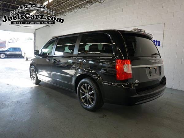 2015 Chrysler Town and Country S 4dr Mini Van for sale in 48433, MI – photo 6