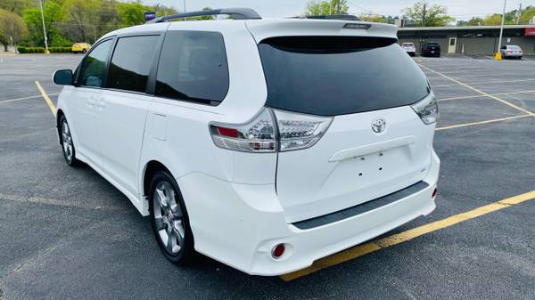 2011 Toyota Sienna SE 8 Passenger 4dr Mini Van van White - cars & for sale in Fayetteville, AR – photo 5