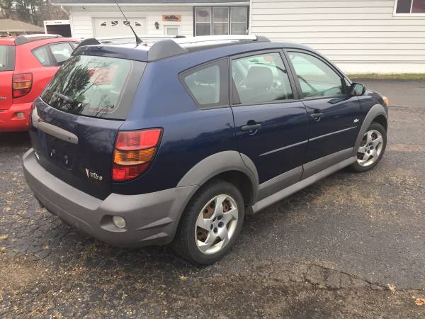 2006 Pontiac Vibe (Financing Available!) - cars & trucks - by dealer... for sale in ELEVA, WI – photo 2
