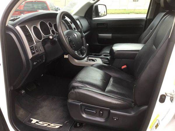 2013 Toyota Tundra Grade 4x4 4dr CrewMax Cab Pickup SB (5.7L V8 FFV)... for sale in San Marcos, TX – photo 10