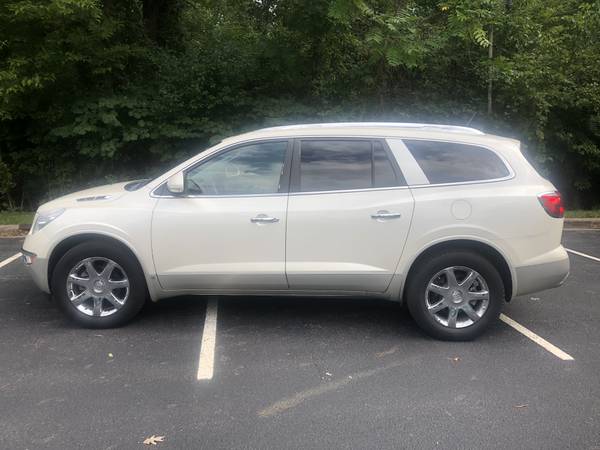 2009 BUICK ENCLAVE GREAT FAMILY VEHICLE!! FINANCING AVAILABLE!! for sale in Rock Island, IA – photo 4