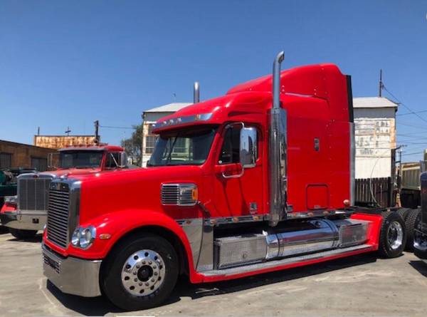 Freightliner for sale in Los Angeles, TX